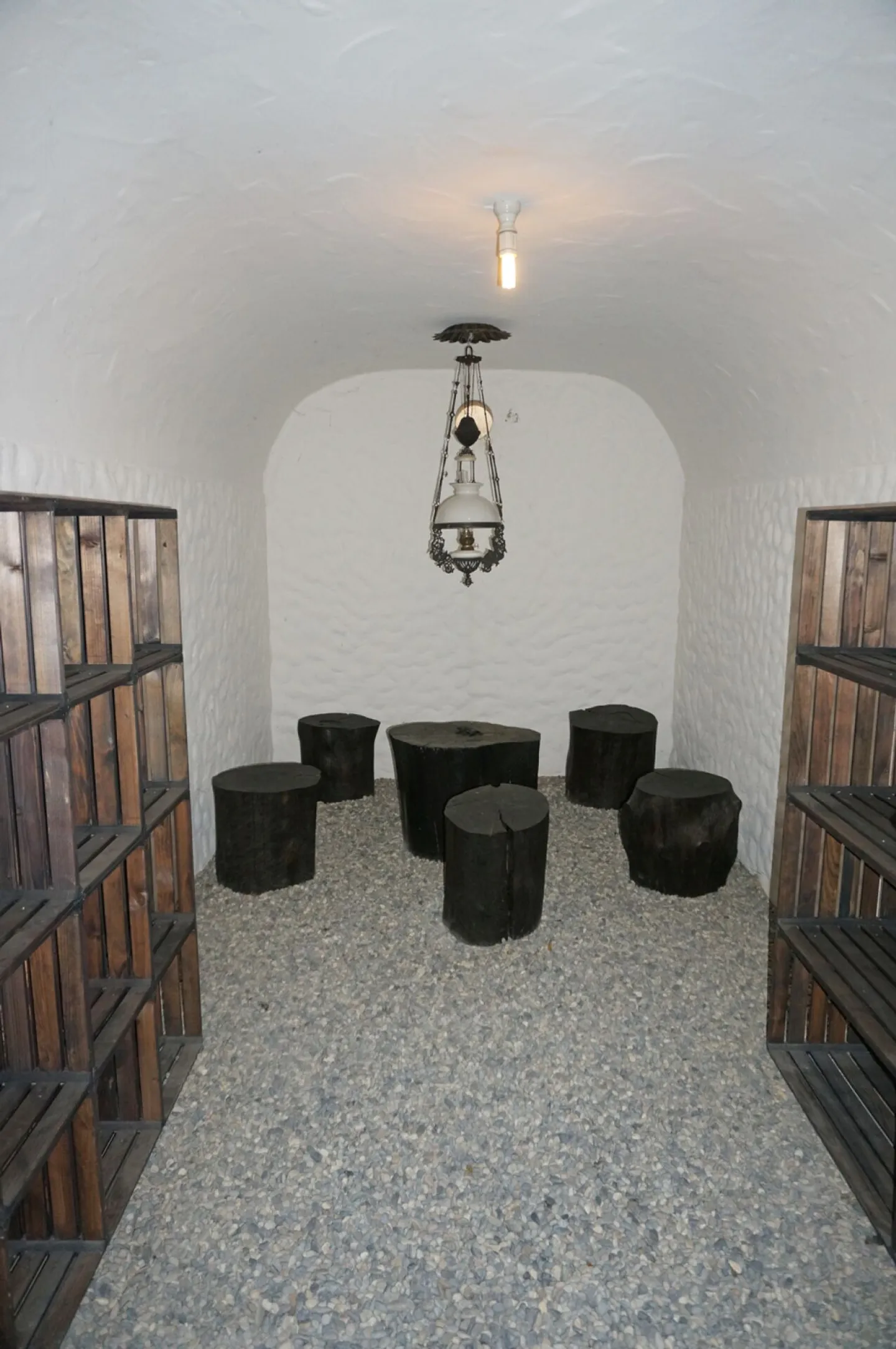 aussergewöhnliche Villa mit 5 Garagen & Pool - Foto 11 von 14