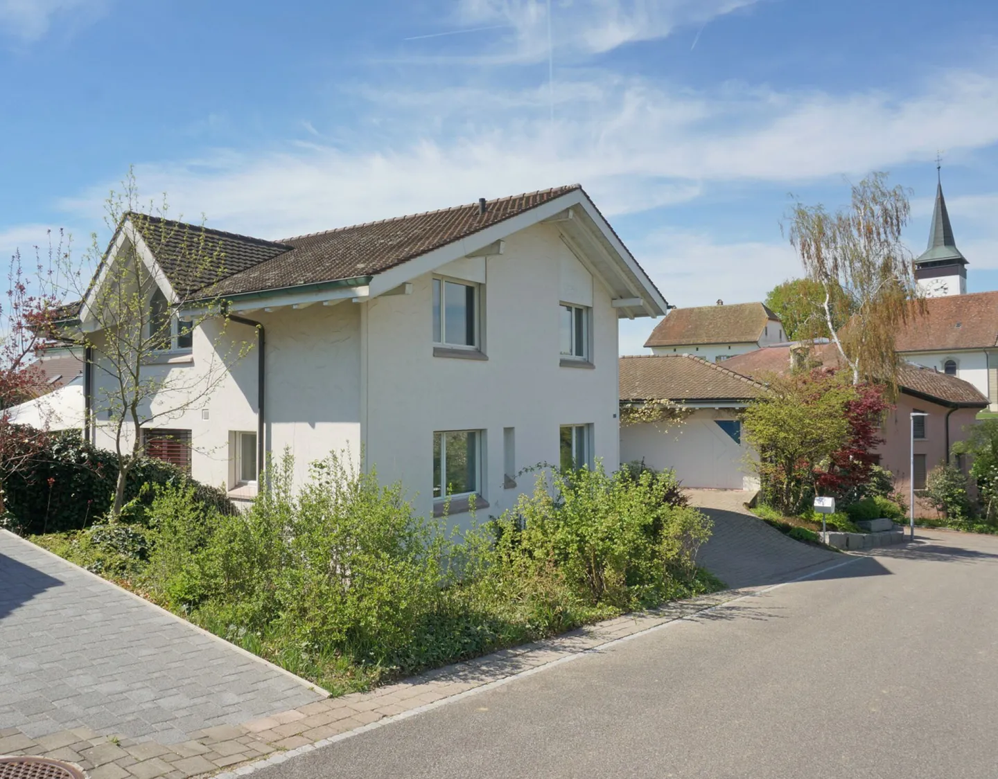 aussergewöhnliche Villa mit 5 Garagen & Pool - Foto 13 von 14