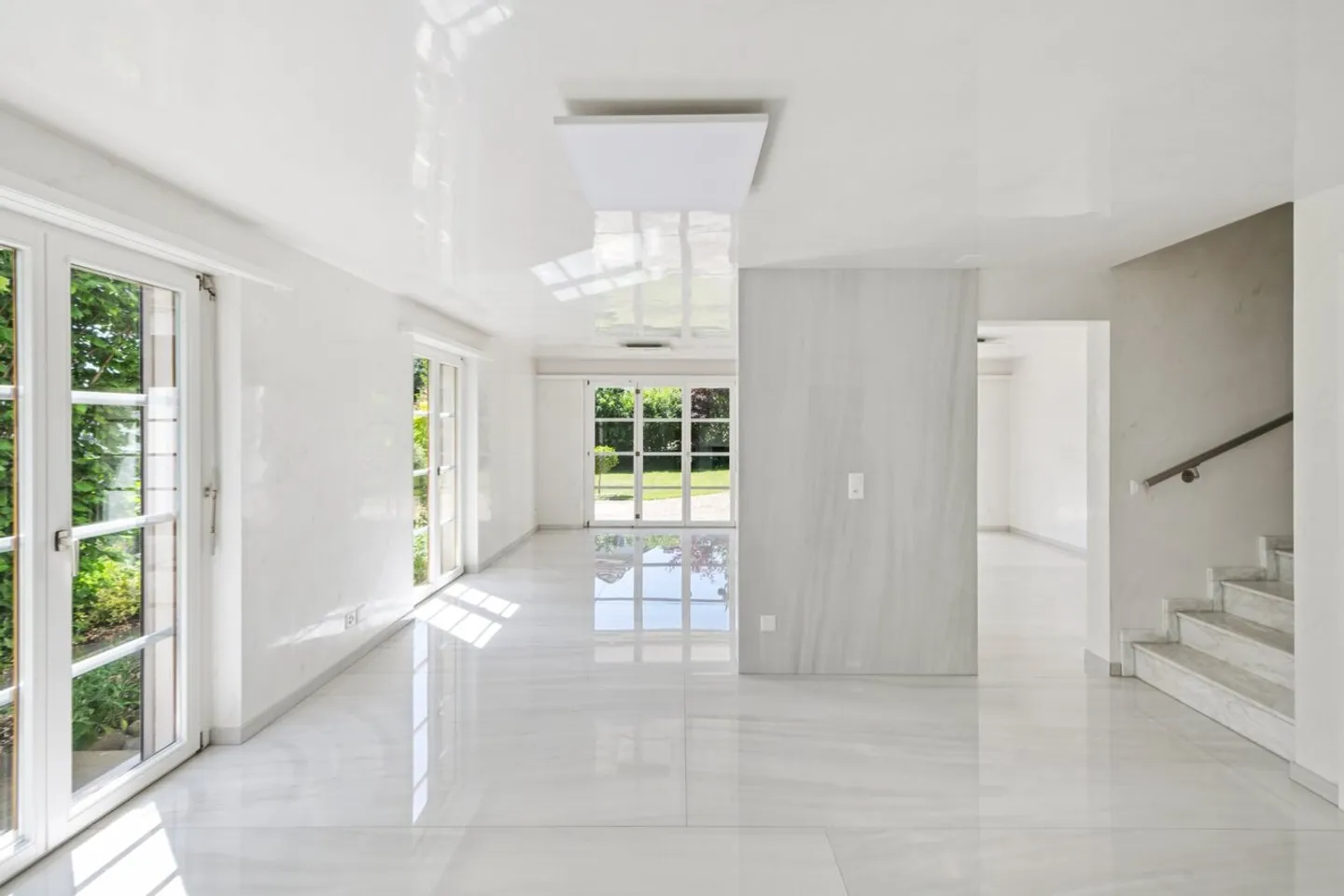 Exclusive and Elegant Living - Photo 4 of 12