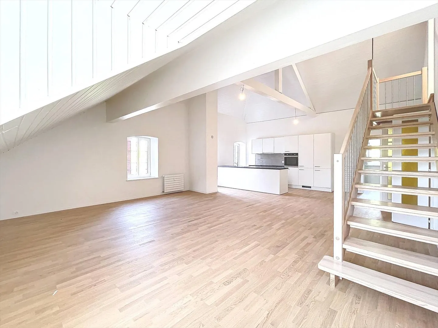 5-room duplex fully renovated - Photo 3 of 8