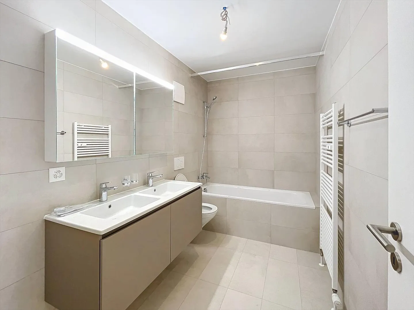 5-room duplex fully renovated - Photo 8 of 8