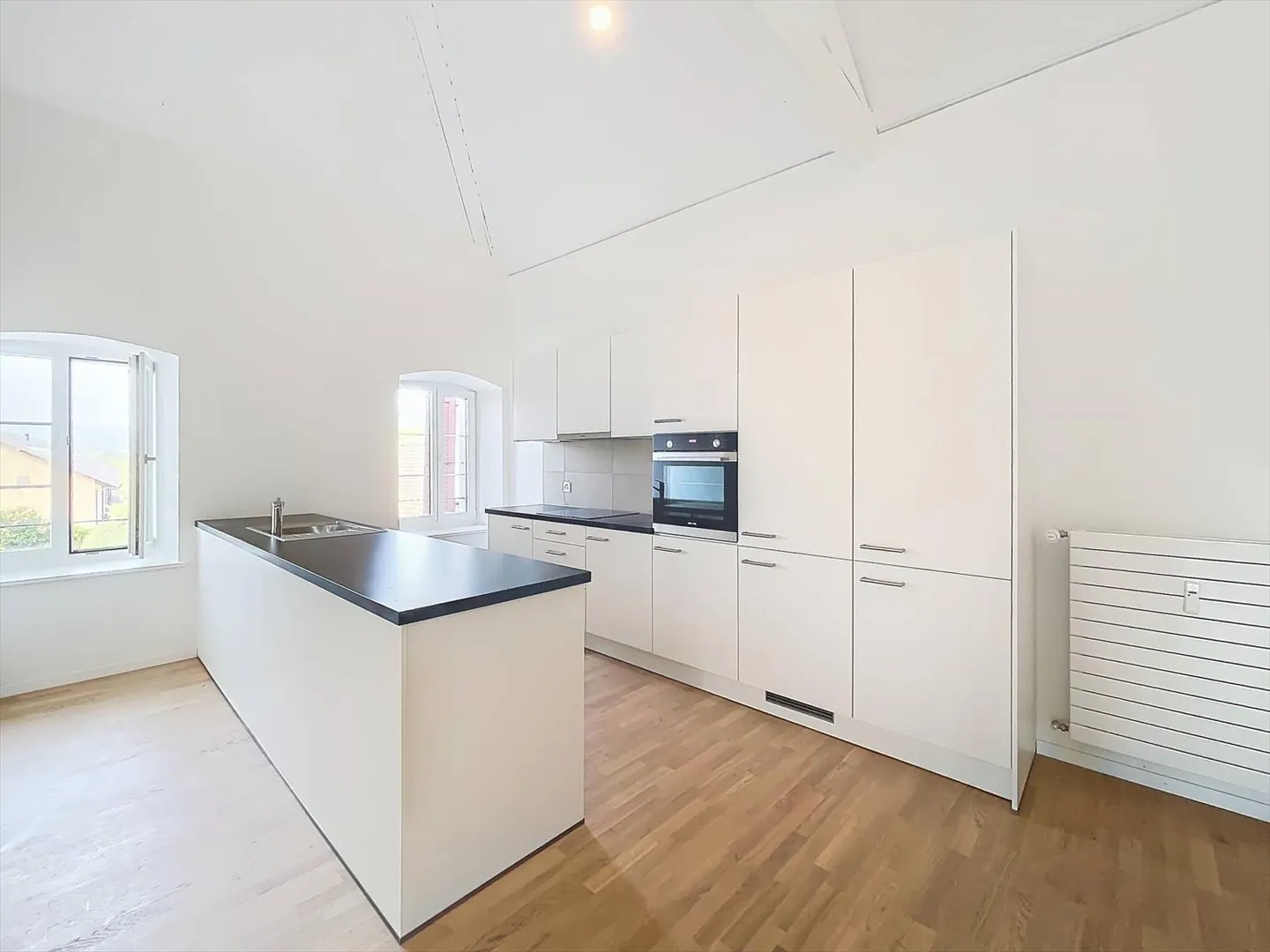 5-room duplex fully renovated - Photo 1 of 8