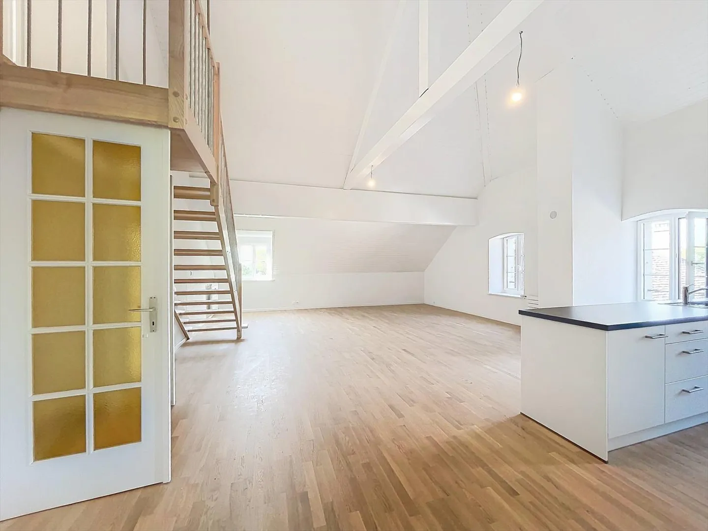5-room duplex fully renovated - Photo 2 of 8
