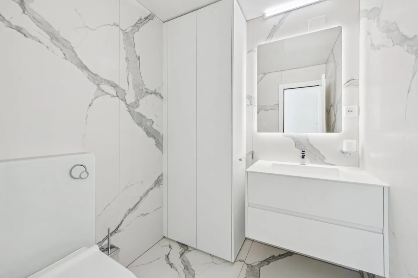 Exclusive and Elegant Living - Photo 10 of 12
