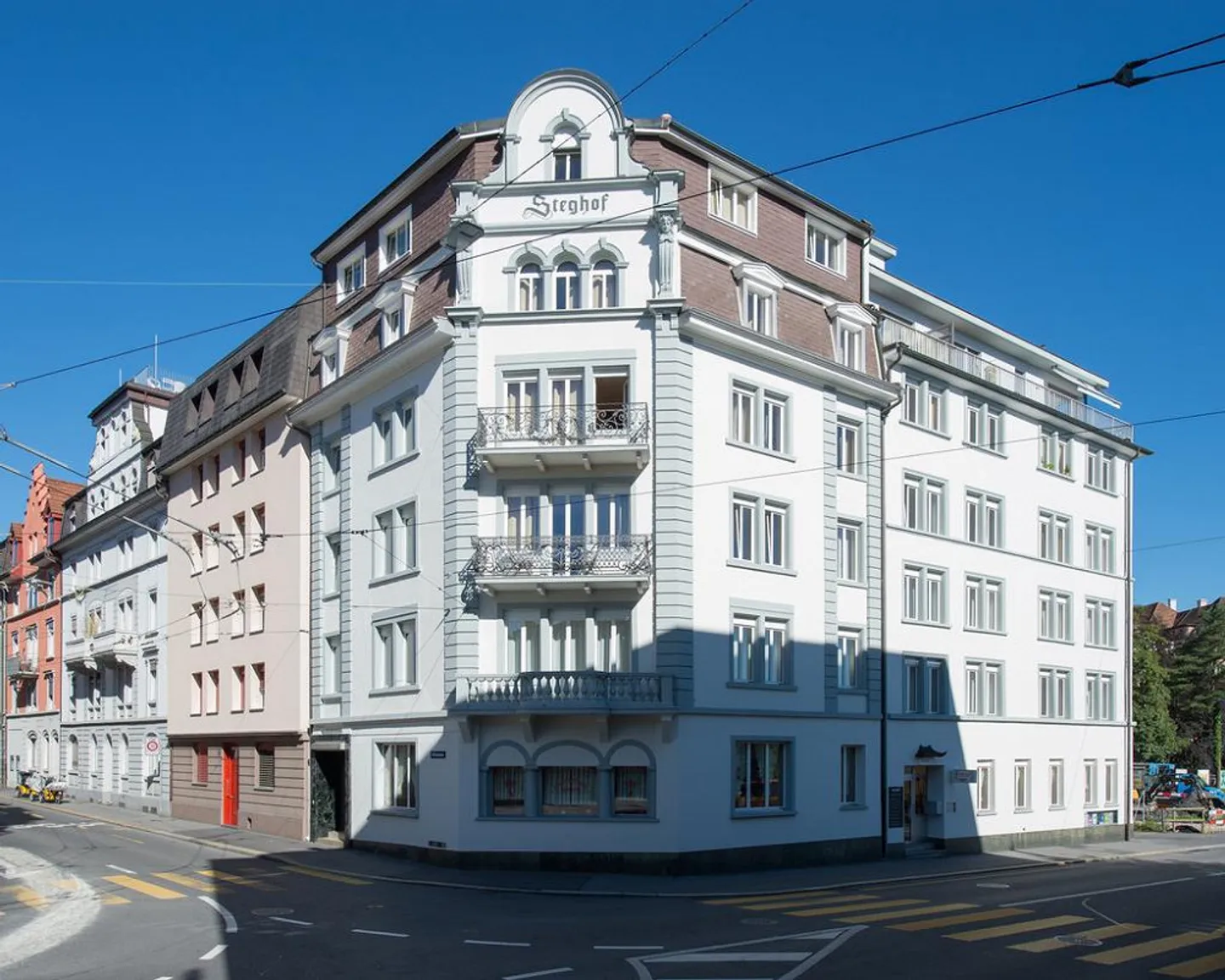 Zauberhaft möbliertes Appartement mit Balkon im Sternmattquartier - Foto 1 von 11