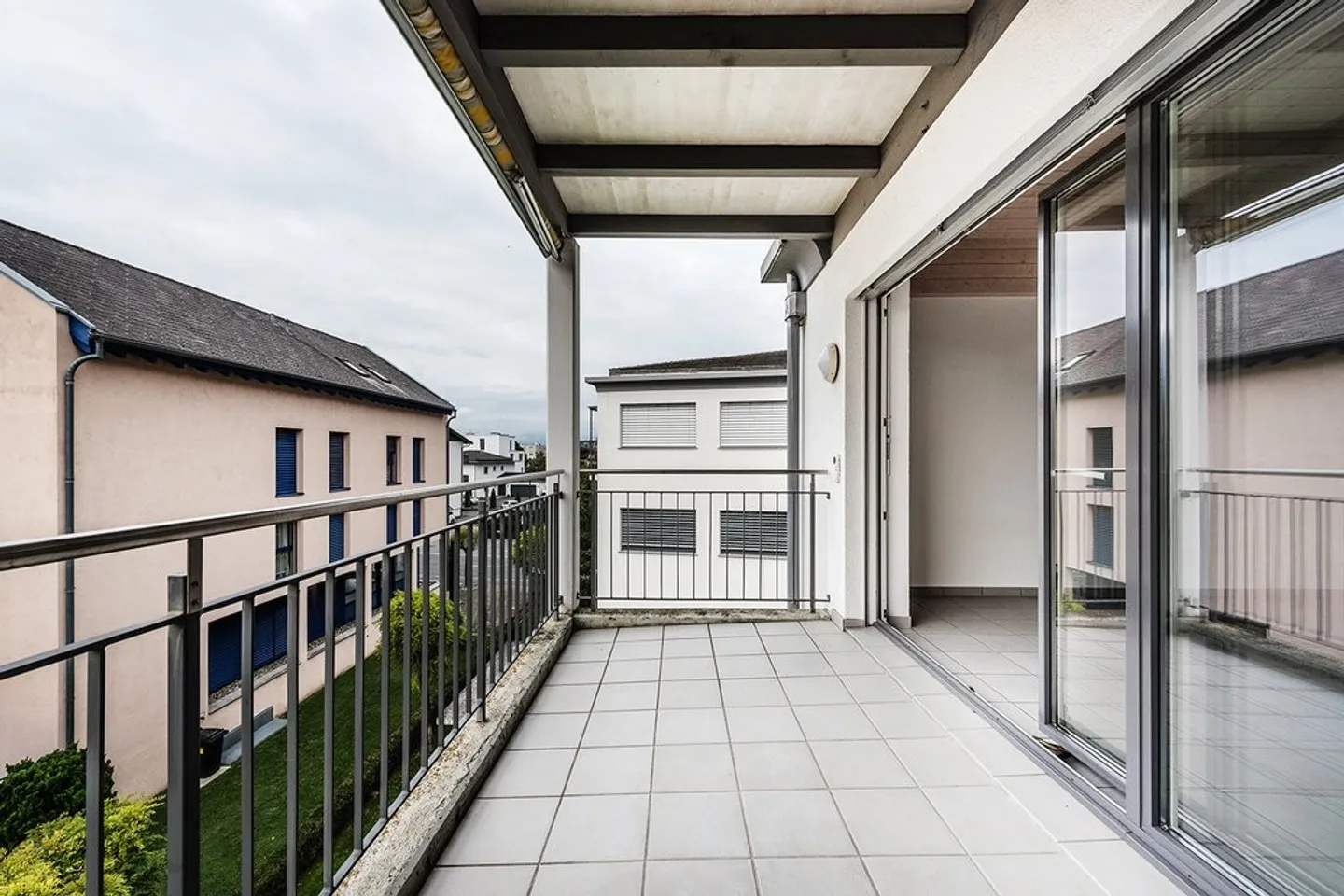Appartement spacieux avec terrasse - Photo 7 sur 7
