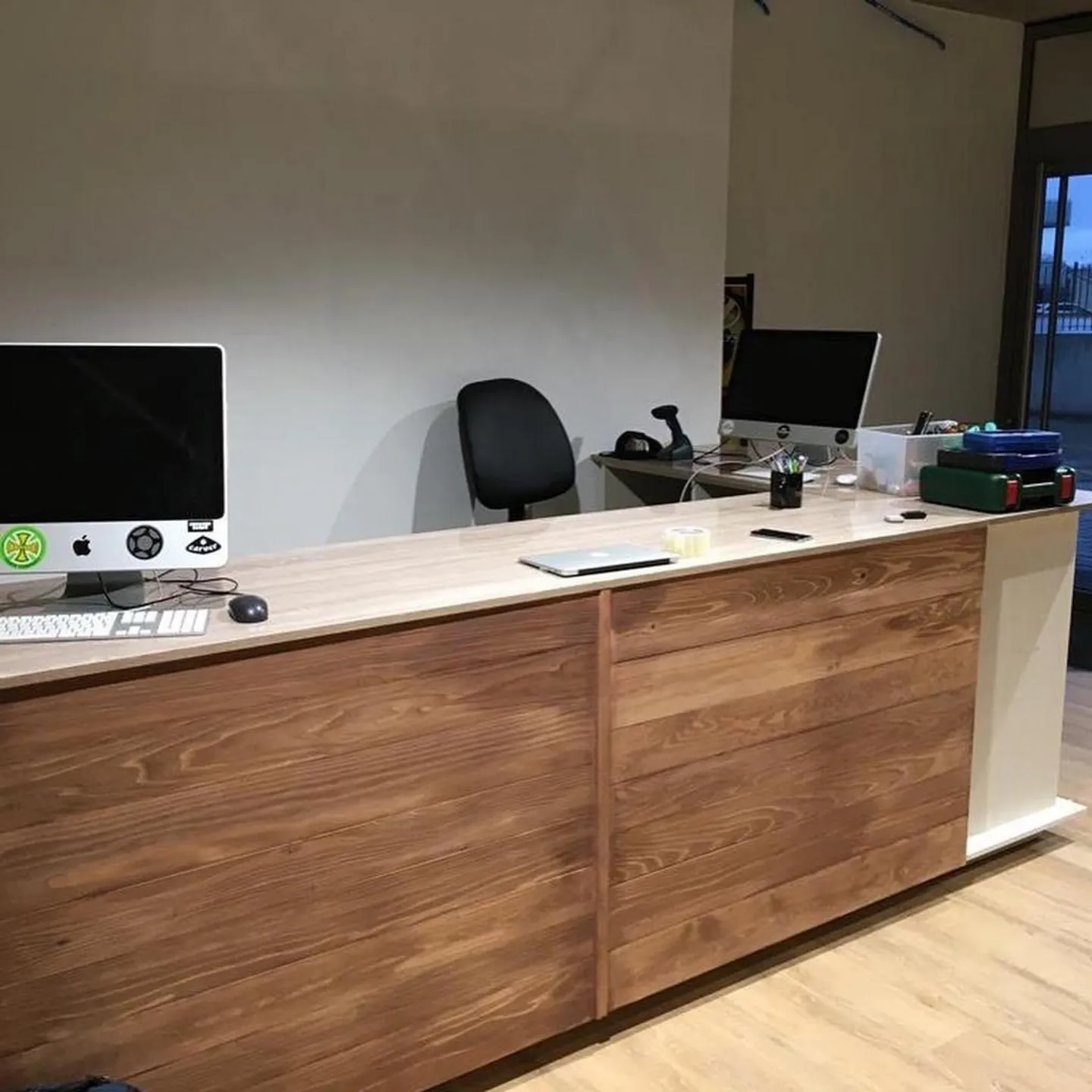 Spazio commerciale di 180m2 a Saint-Sulpice - Foto 2 di 3