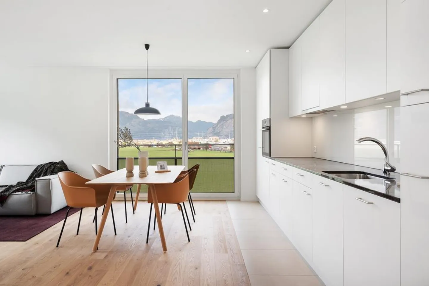 Dreamlike view, modern and ideal transport connections included! - Photo 1 of 11