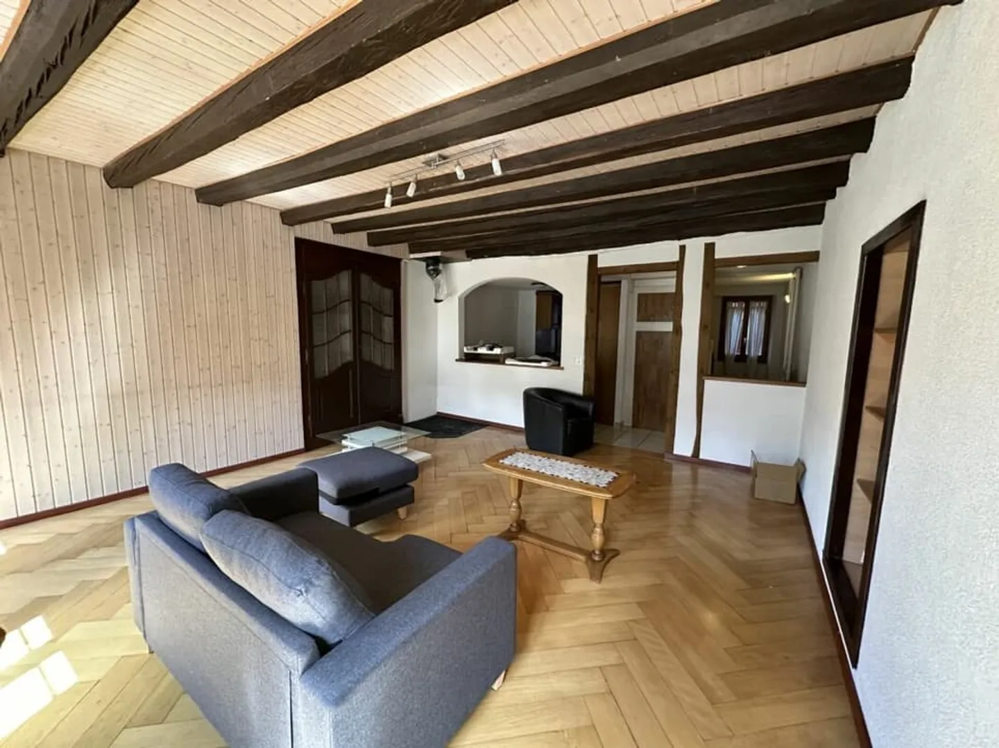 Edificio in affitto con superficie commerciale - Proprietà residenziale e commerciale - Foto 3 di 13