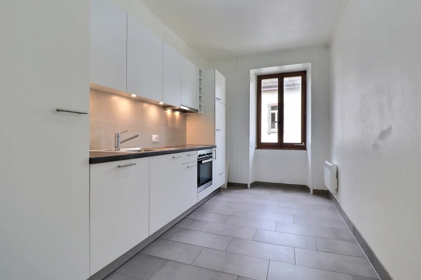 Beautiful 3-room apartment in the center of Lucens - Photo 2 of 7