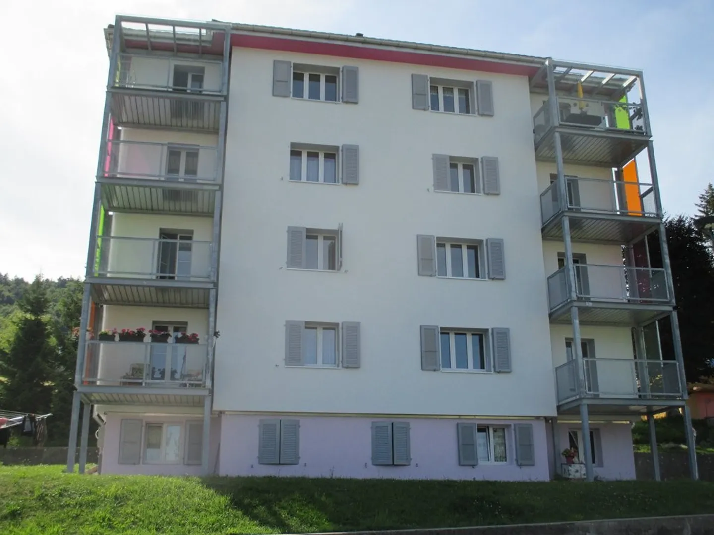Beautiful 3.5-room apartment on the 2nd floor - Photo 1 of 8