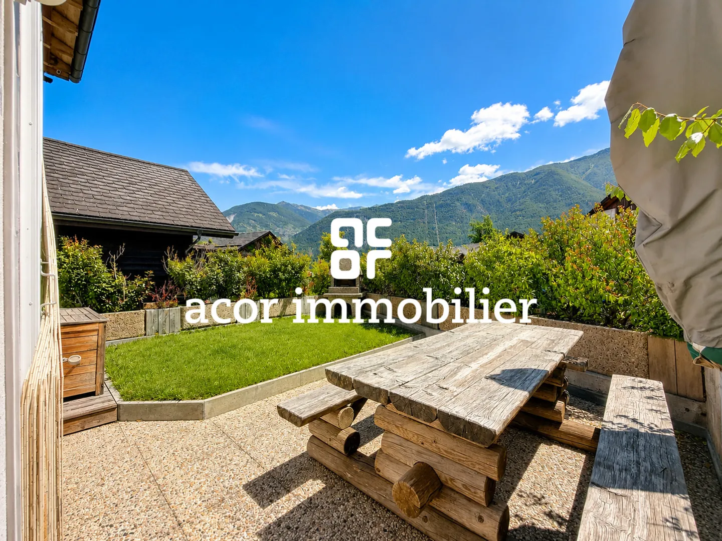 Charming Individual Bungalow in the Heart of the Old Town of Saillon - Photo 1 of 7