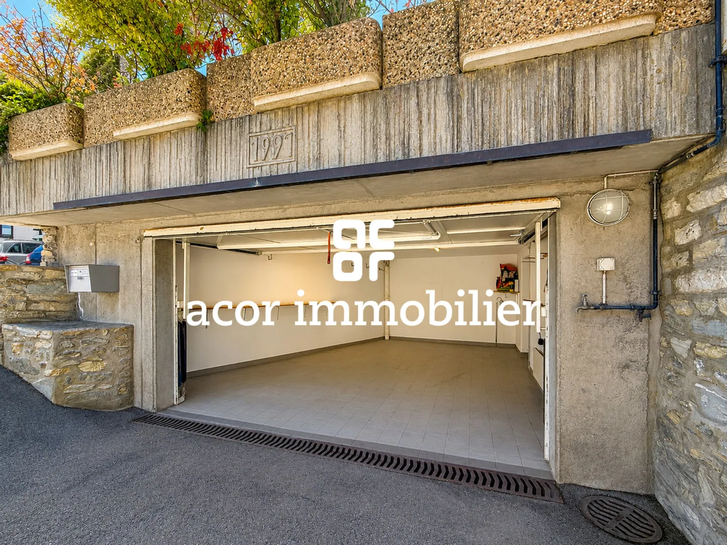 Charming Individual Bungalow in the Heart of the Old Town of Saillon - Photo 6 of 7