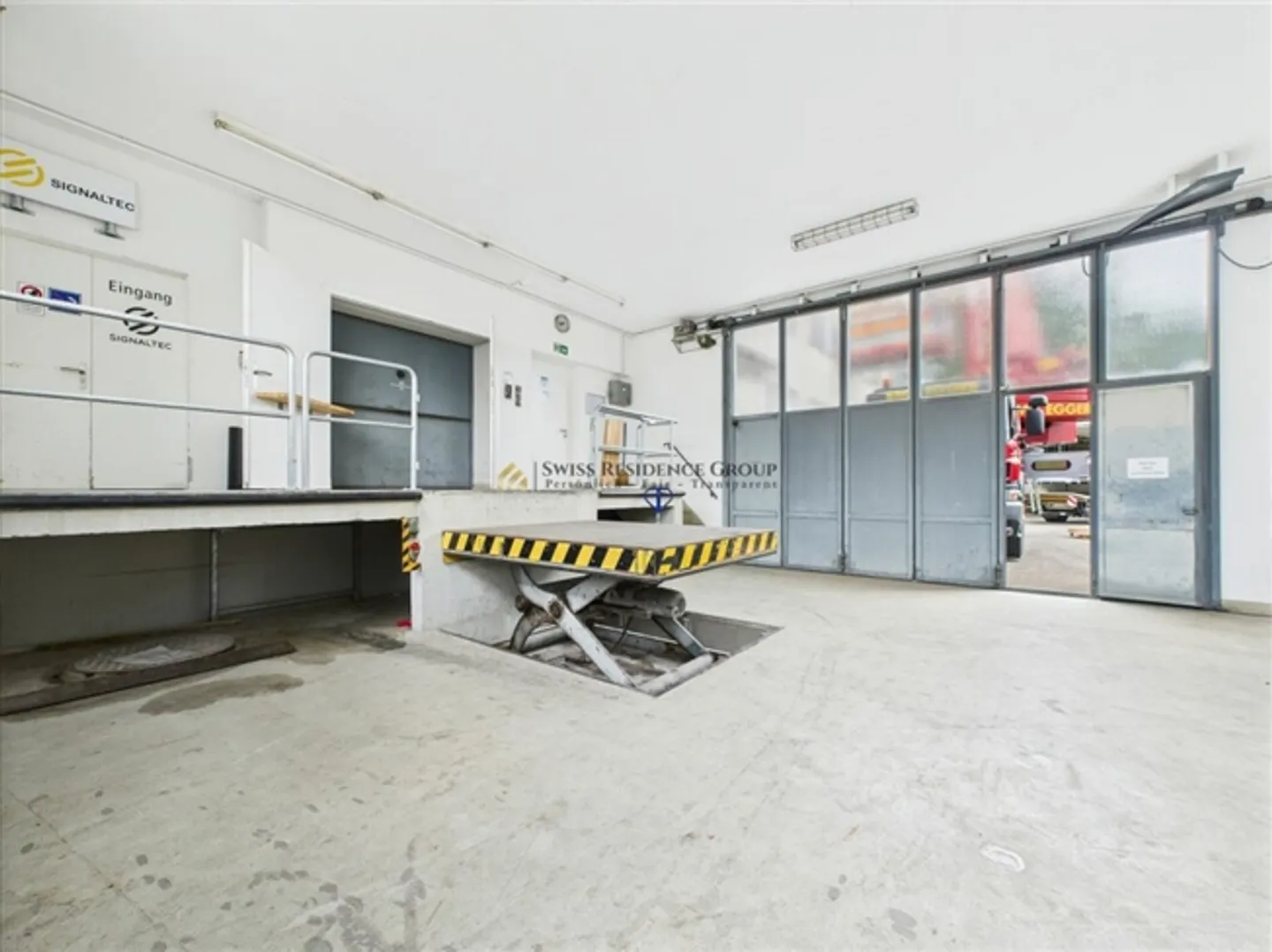 «Attraktive Gewerbefläche mit Hebebühne, Büro & Parkplätzen» - Foto 4 von 14