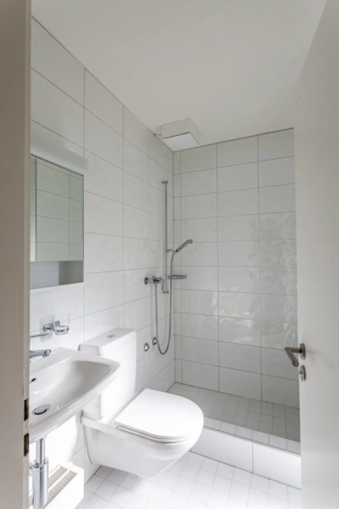 Apartment for rent - Photo 3 of 9