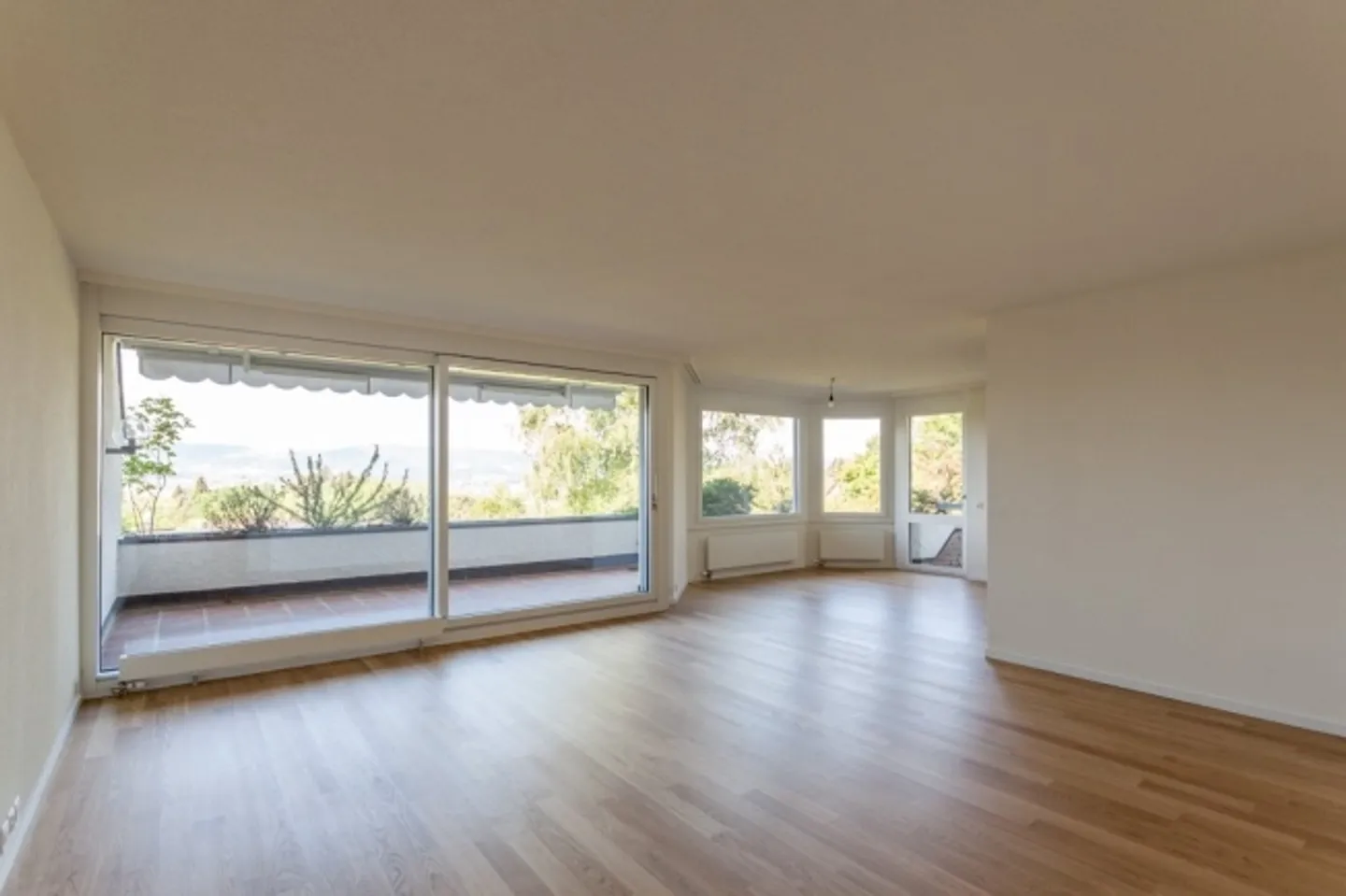 Apartment for rent - Photo 4 of 9