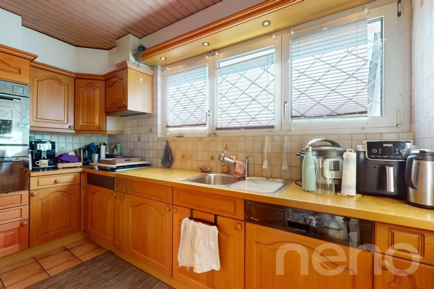 Spacious house with garden and plenty of space for family and office - Photo 4 of 12