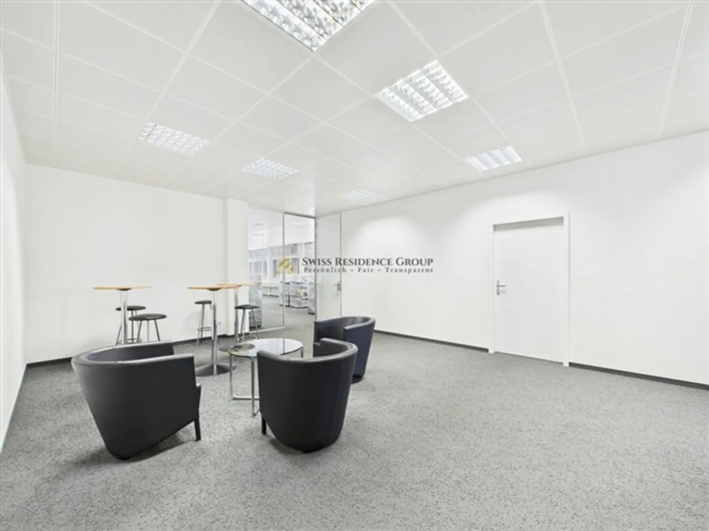 Well-located and spacious commercial space - Photo 2 of 11