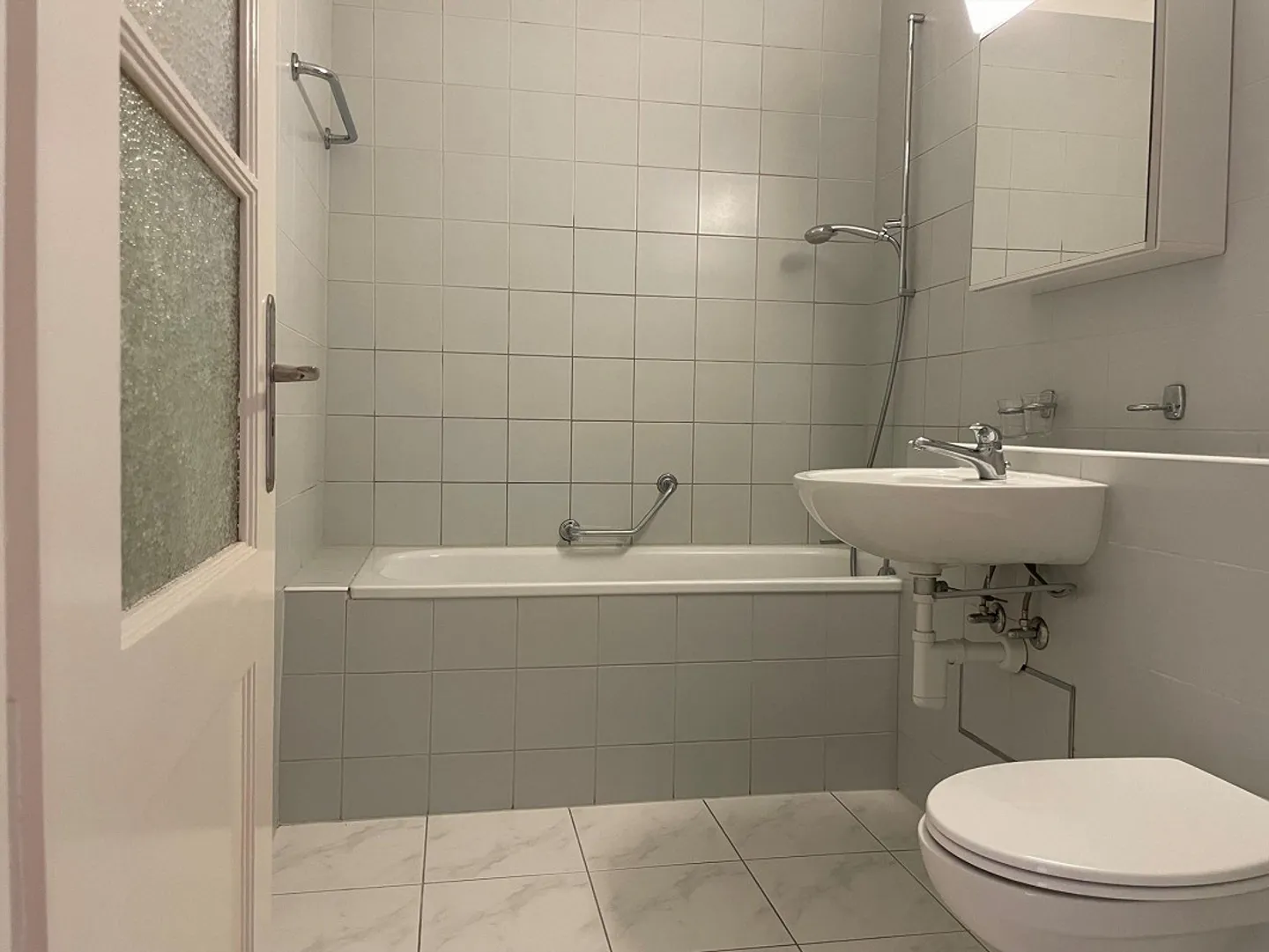 Central near Tellplatz and SBB train station - Photo 7 of 8