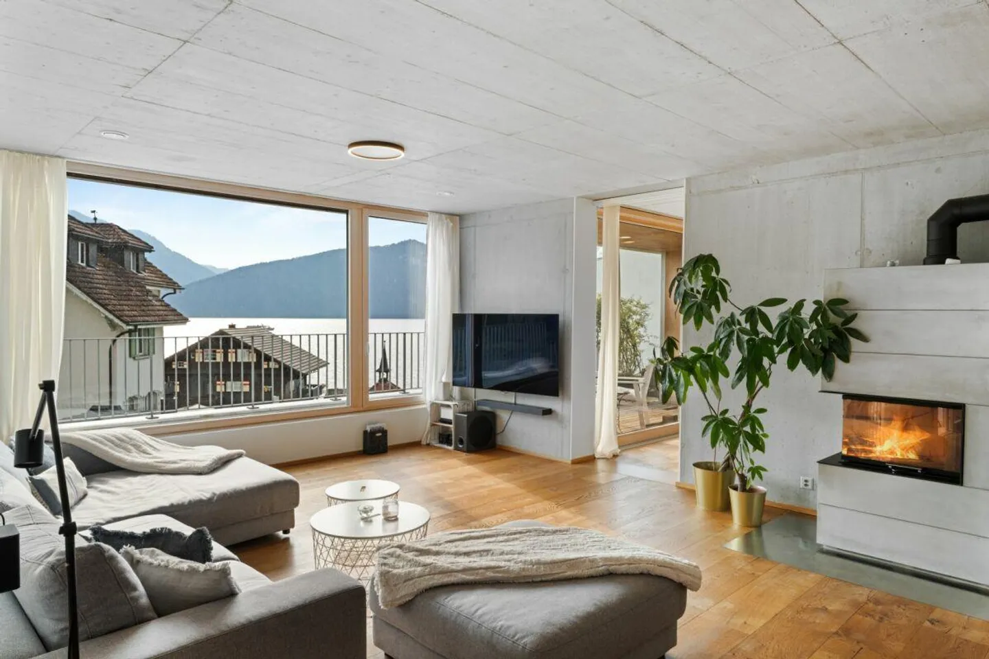 Nature and Design Combined: Modern House with Dreamlike Lake View - Photo 2 of 4