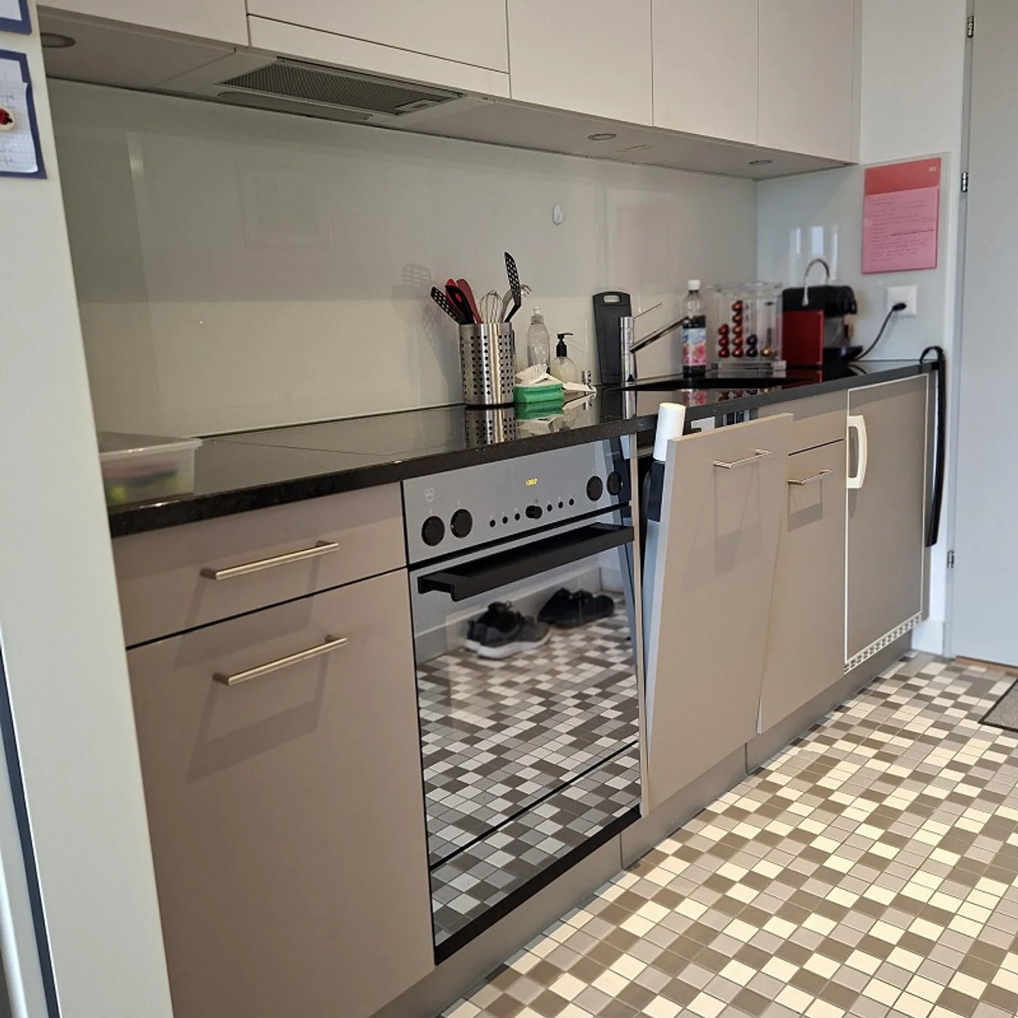 Modern, bright 1-room apartment on the 3rd floor with balcony - Photo 7 of 17