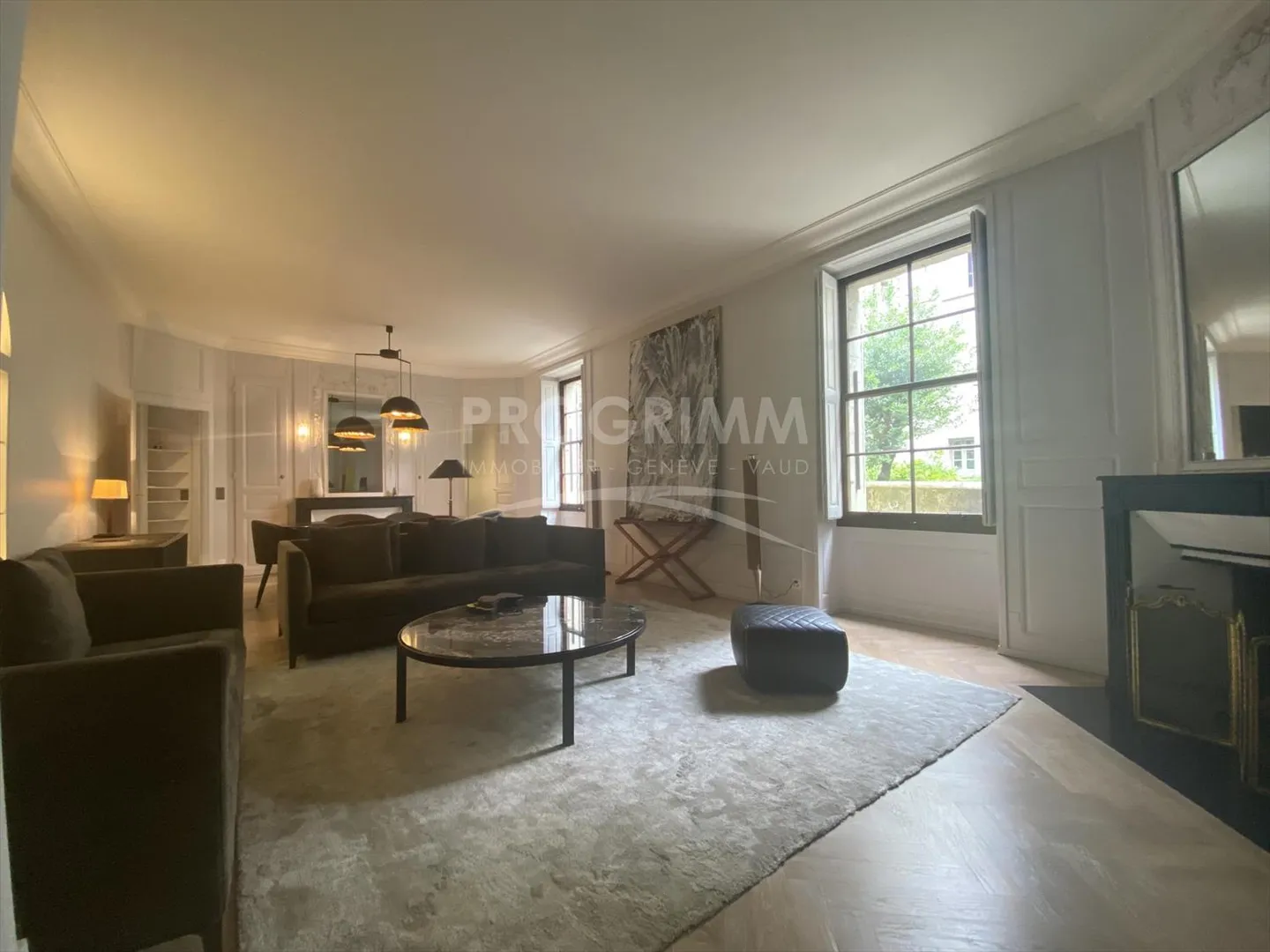 Esclusività - Magnifico e raro appartamento arredato - Place Bourg de Four + Parcheggio - Foto 1 di 10