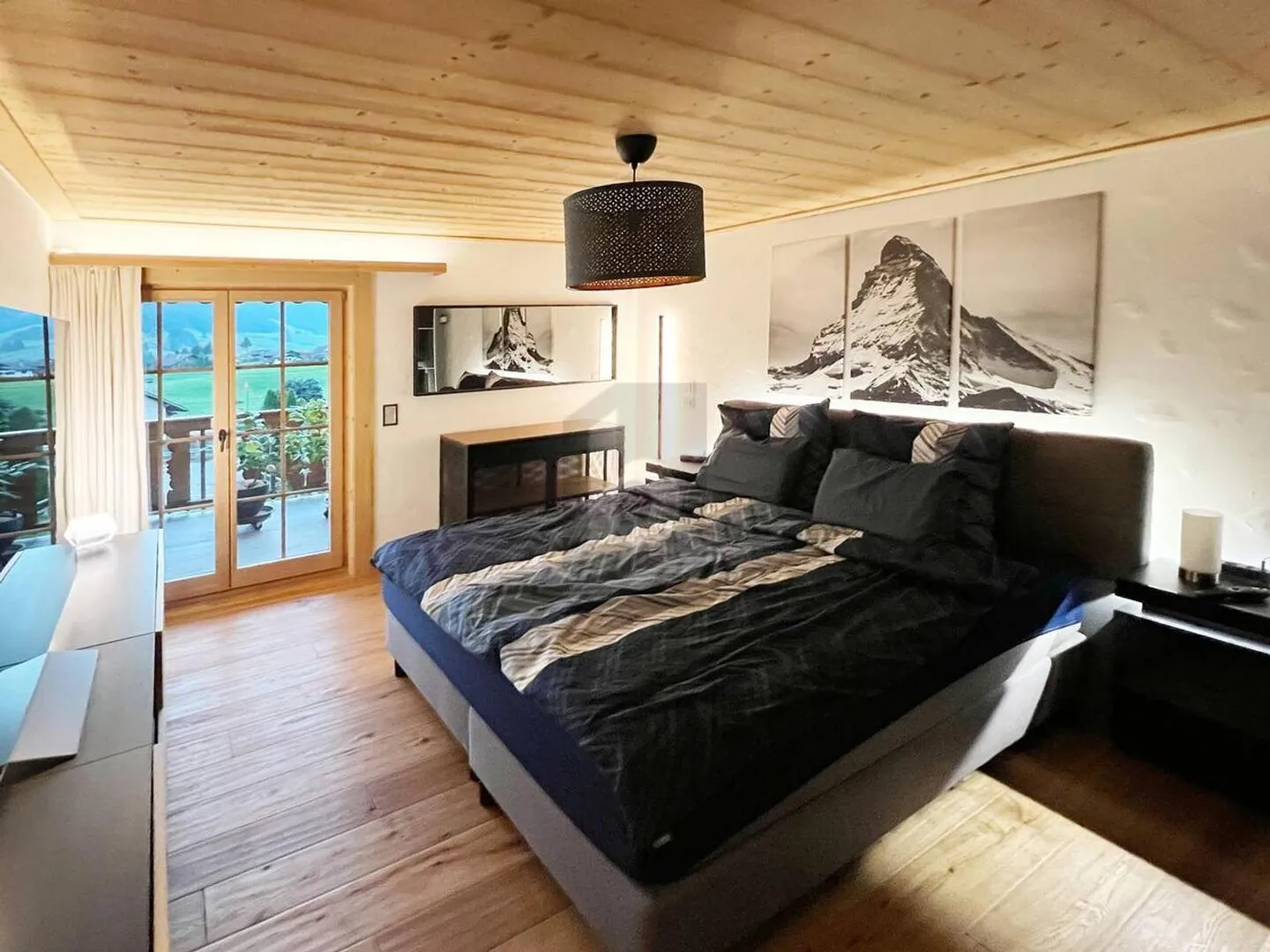 FULLY EQUIPPED WITH AMAZING MOUNTAIN VIEW - Photo 4 of 6