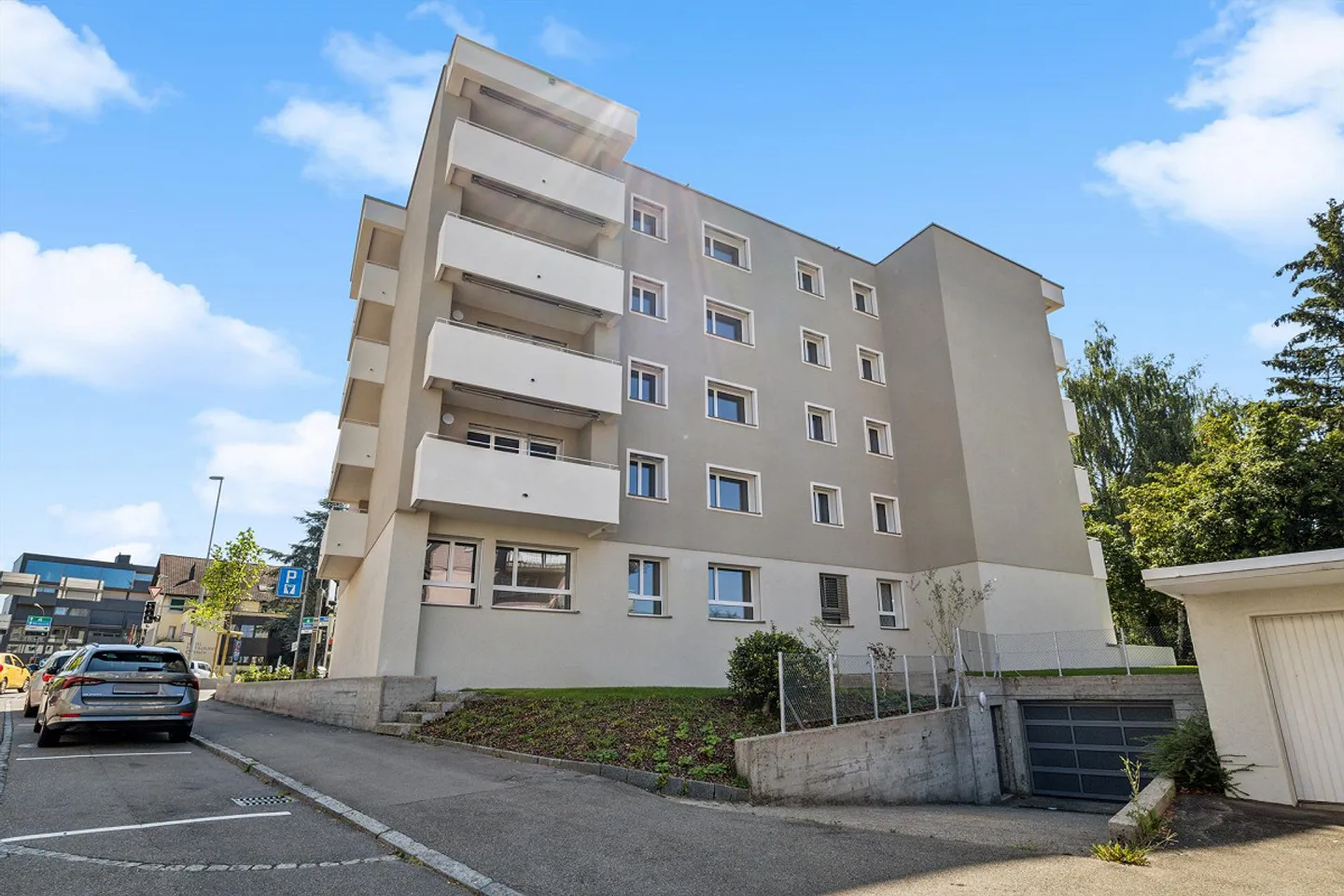 Mehr Platz für Ihre Sachen! Freie Lagerräume in Niederuzwil. - Foto 2 von 2