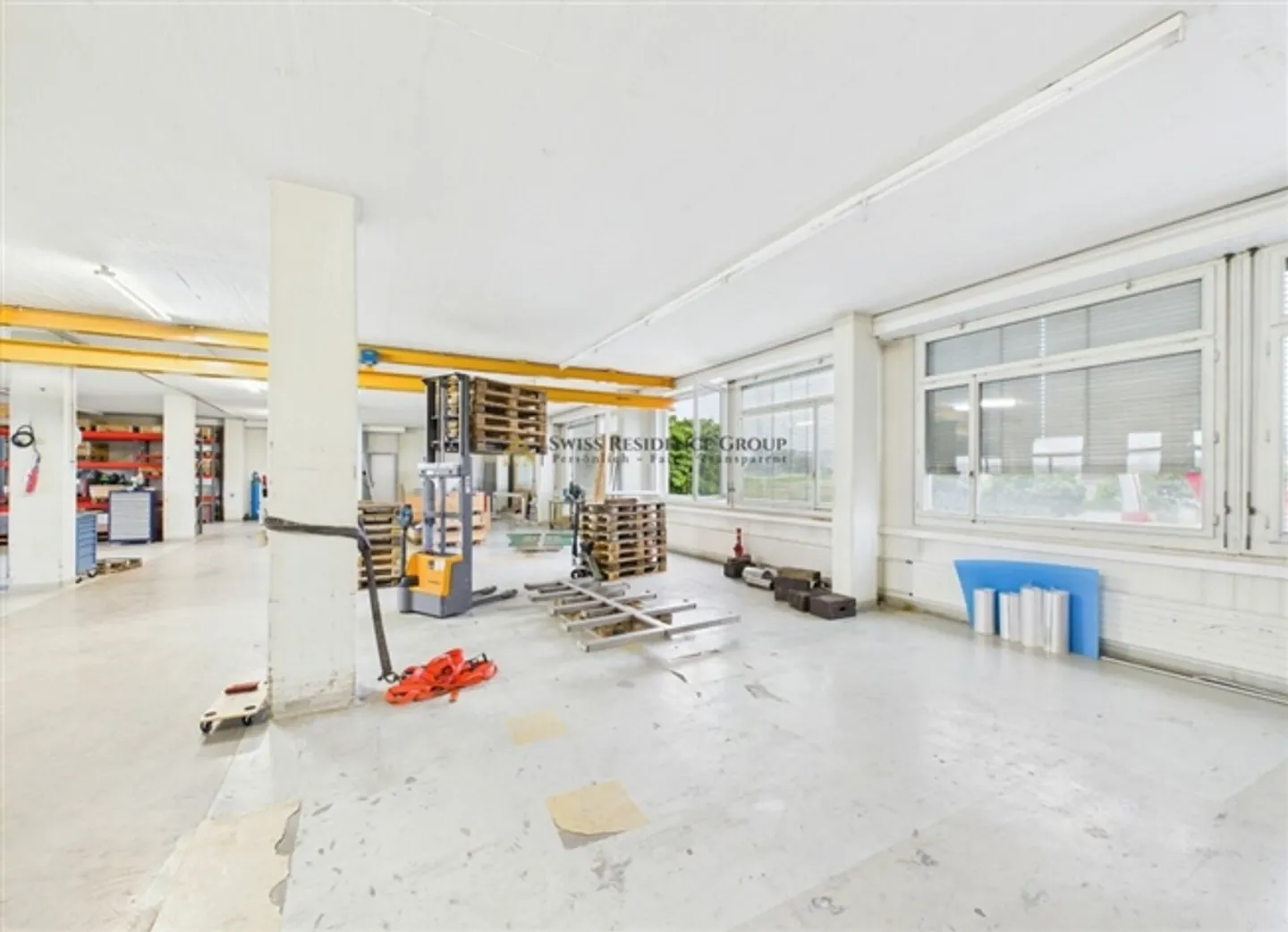 «Attraktive Gewerbefläche mit Hebebühne, Büro & Parkplätzen» - Foto 8 von 14