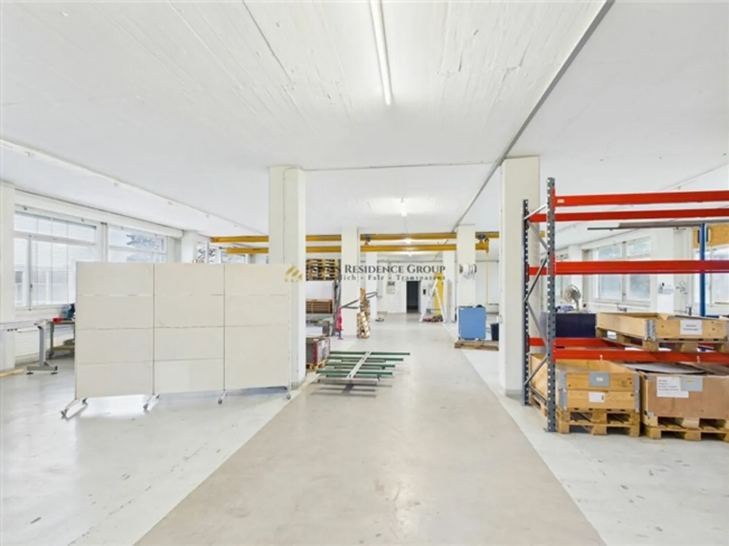 «Attraktive Gewerbefläche mit Hebebühne, Büro & Parkplätzen» - Foto 9 von 14