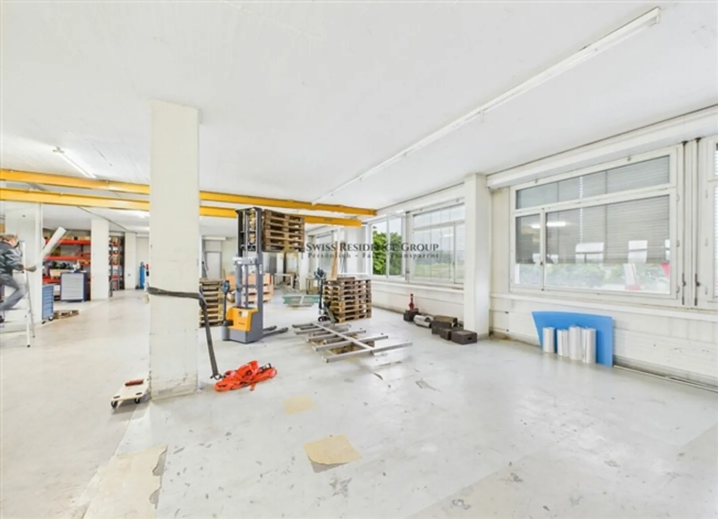 «Attraktive Gewerbefläche mit Hebebühne, Büro & Parkplätzen» - Foto 10 von 14