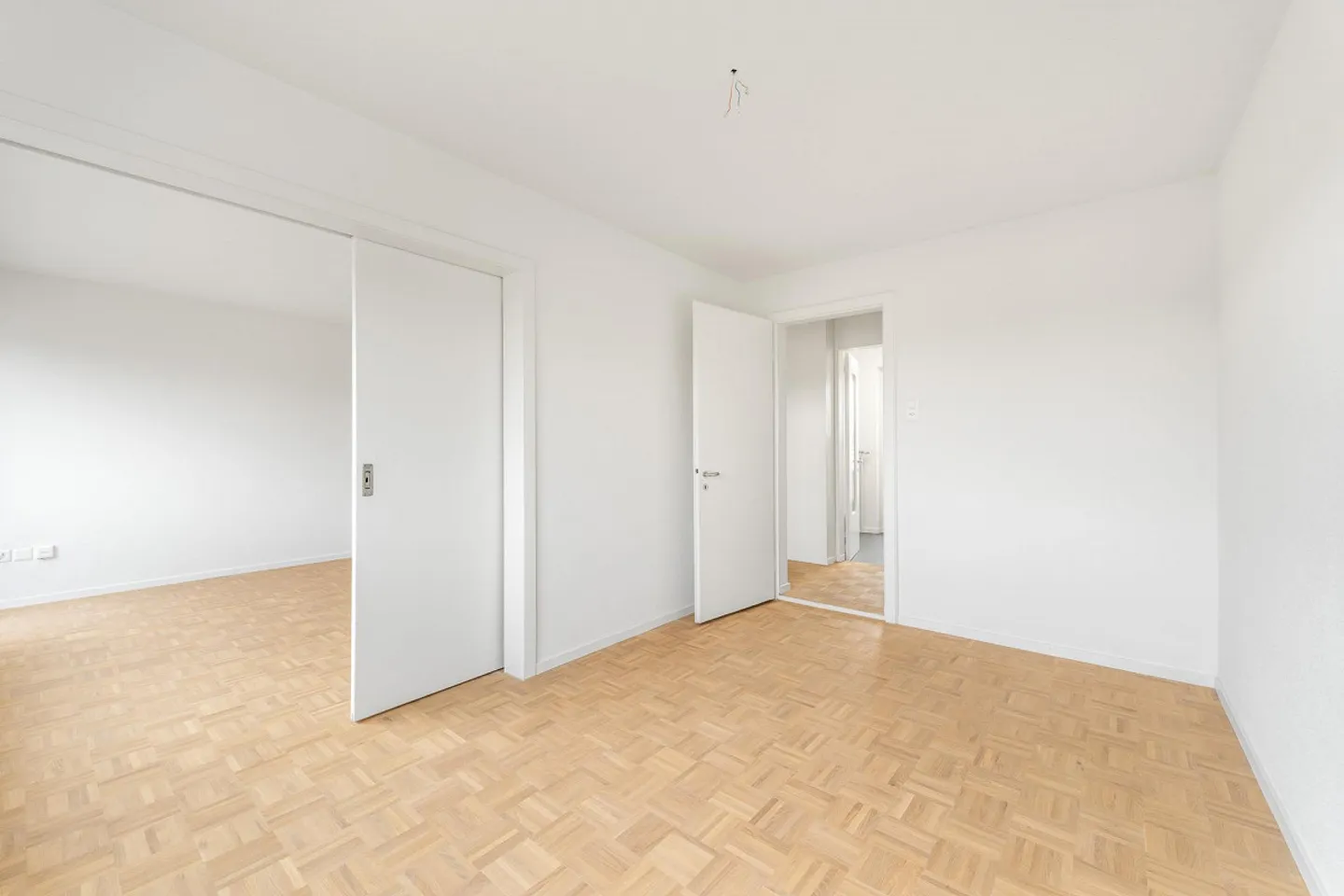 Récemment rénové - Central - Moderne - Votre nouveau chez-vous ? - Photo 5 sur 13