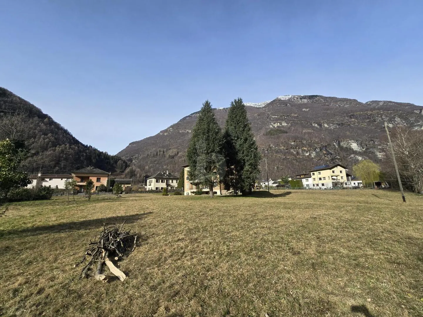 AMPIO E SOLEGGIATO IN POSIZIONE TRANQUILLA - Foto 3 di 5