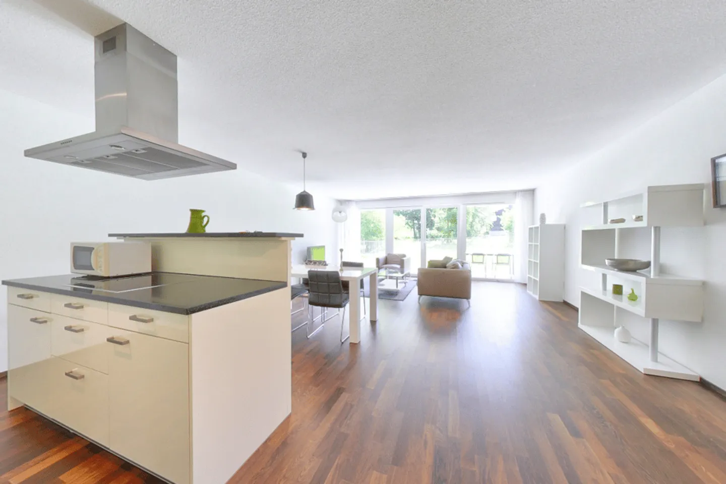 LIMITED OFFER - Elegant 2-bed Furnished Apartment with Lake Views in Morges - Photo 2 of 12