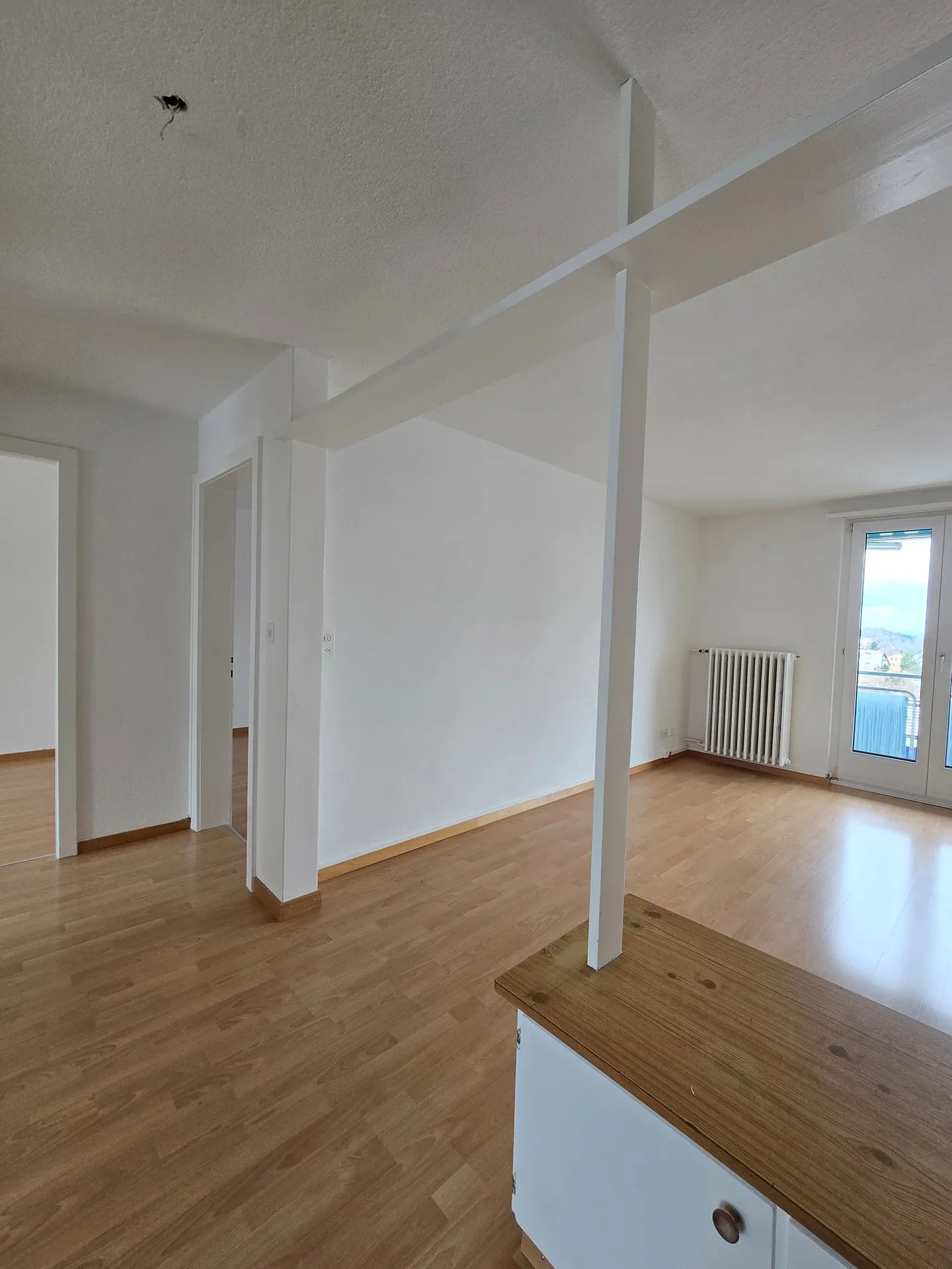 Superbe appartement de 3 pièces avec balcon à Wald ZH - Photo 2 sur 9