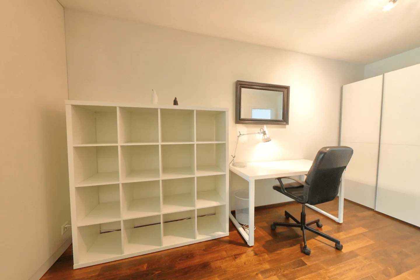 LIMITED OFFER - Elegant 2-bed Furnished Apartment with Lake Views in Morges - Photo 7 of 12