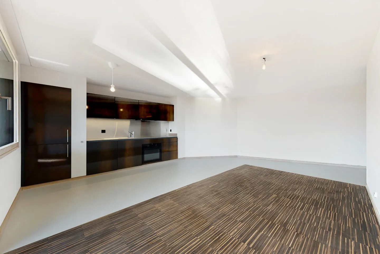 Close to the city center! - Photo 2 of 7