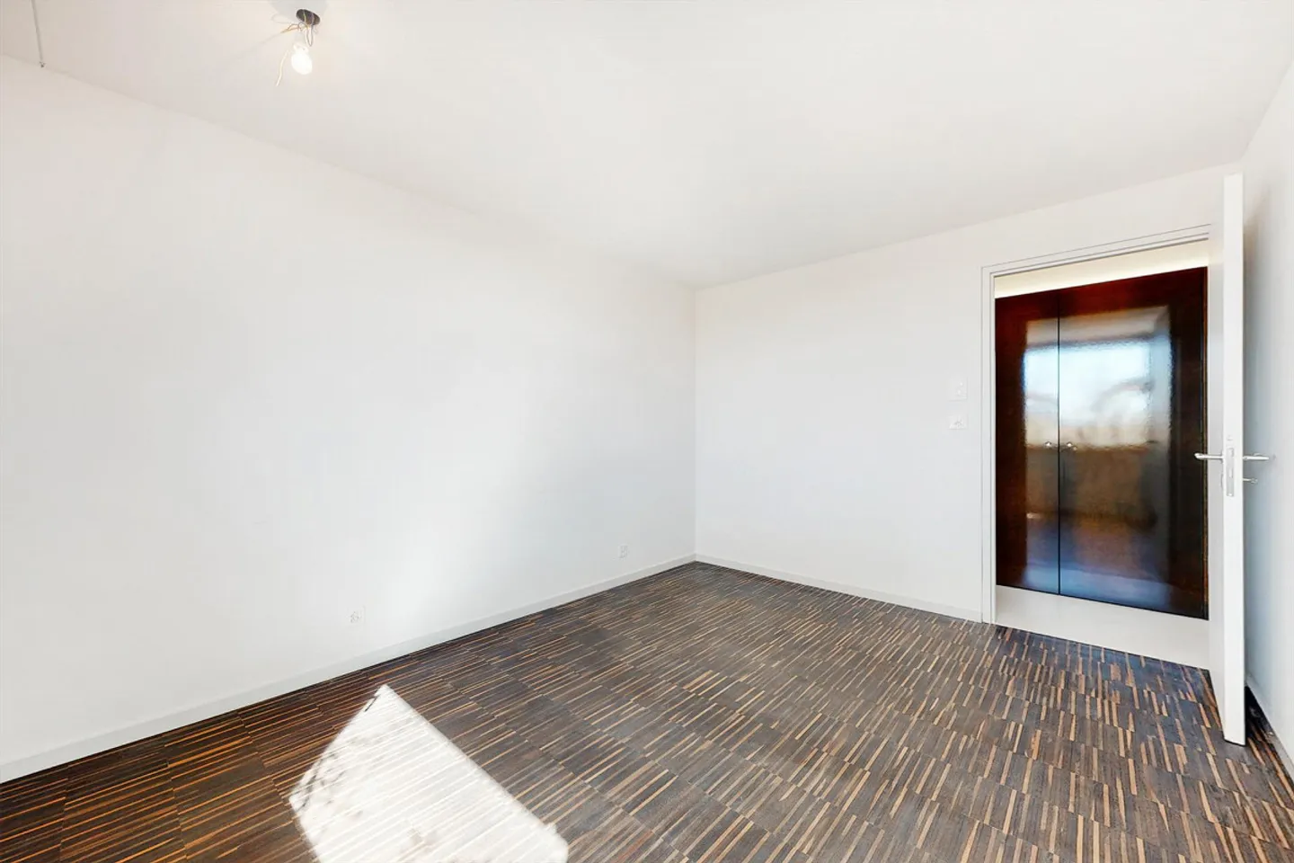 Close to the city center! - Photo 4 of 7