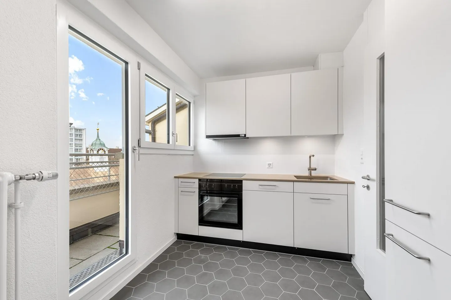 Récemment rénové - Central - Moderne - Votre nouveau chez-vous ? - Photo 9 sur 13