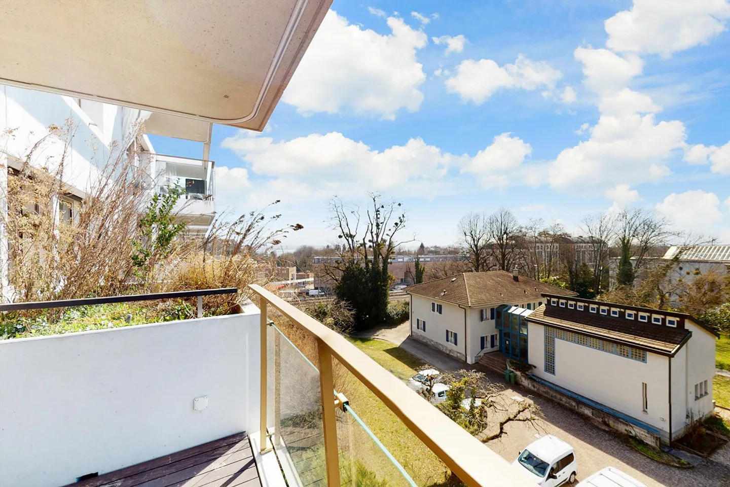 Close to the city center! - Photo 6 of 7