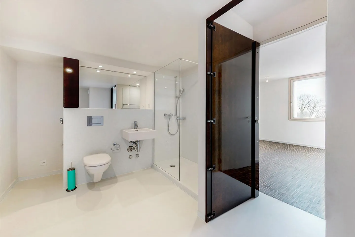 Close to the city center! - Photo 7 of 7