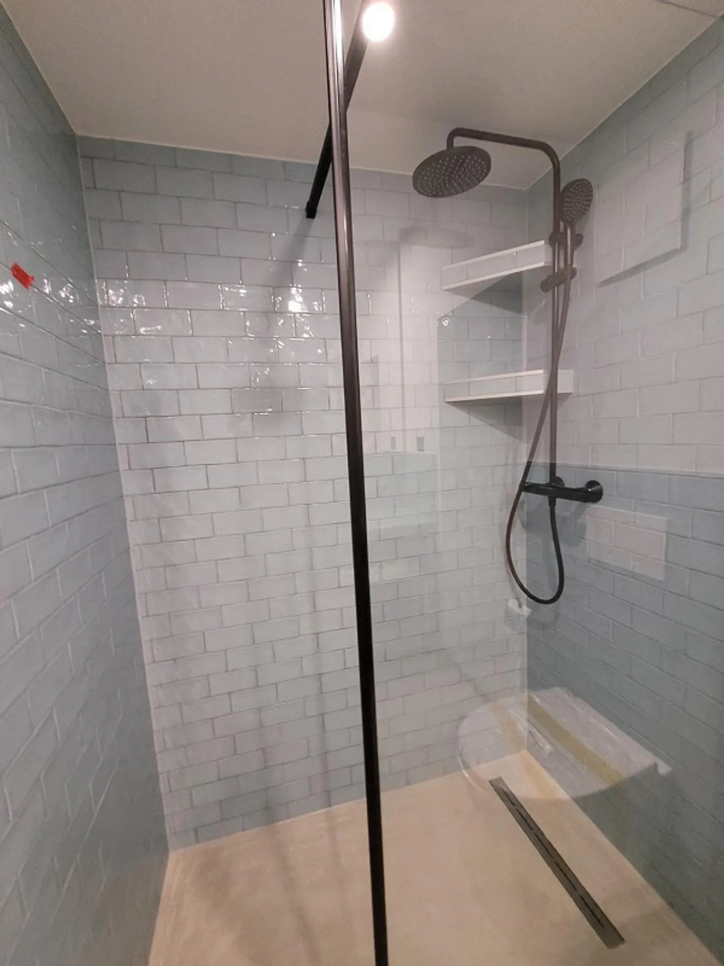 Exclusive first rental after renovation in the old town of St. Gallen - Photo 2 of 9