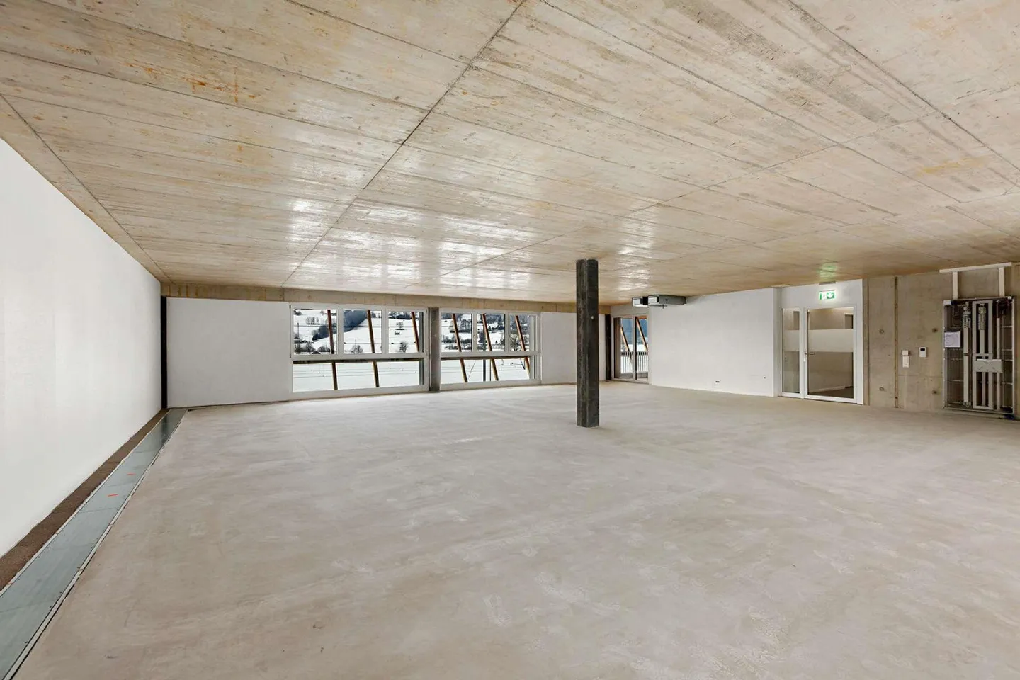 Attractive commercial spaces in modern development - Photo 2 of 8