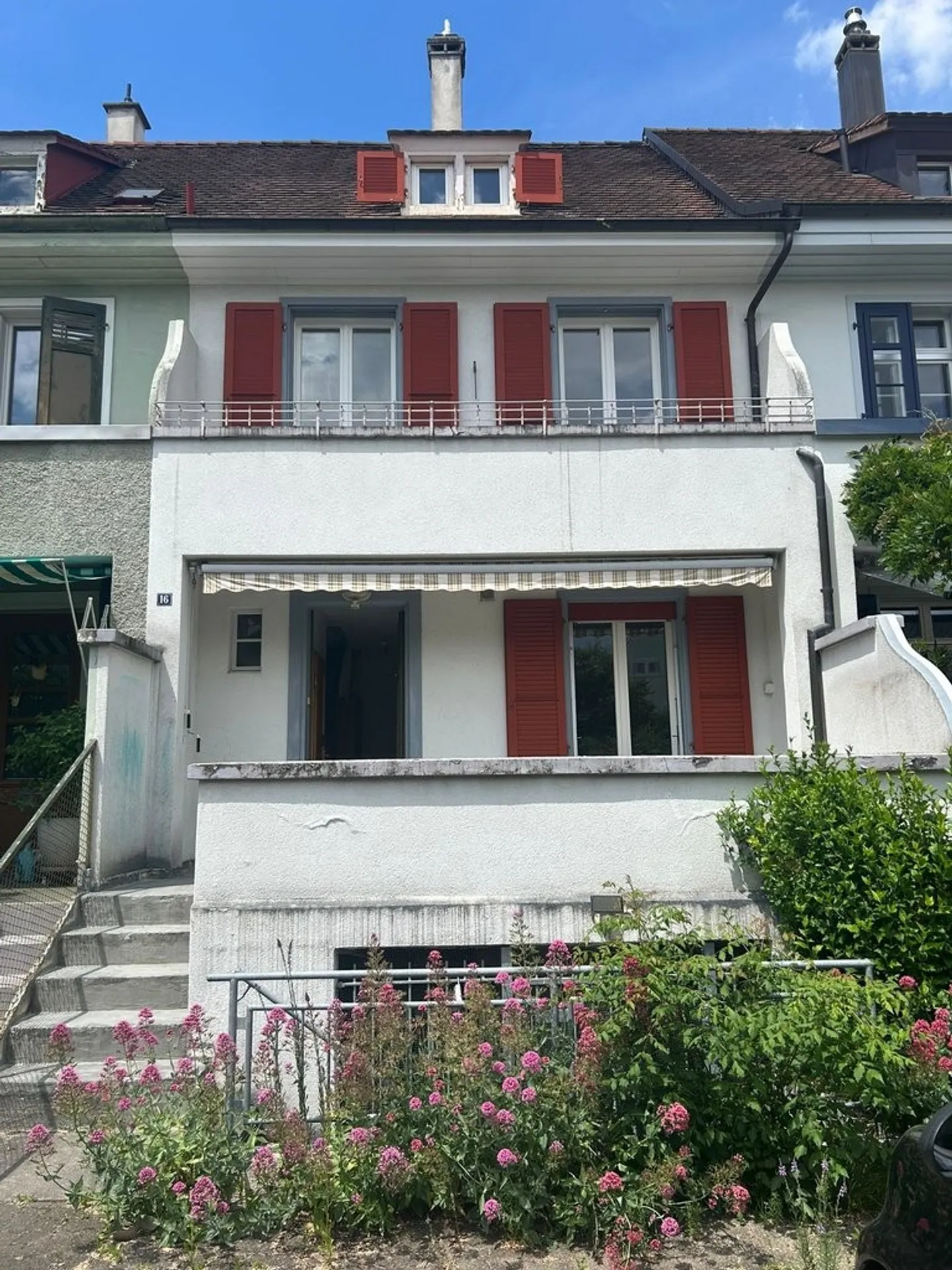 Charmantes Reihenhaus mit Garten - Foto 1 von 12