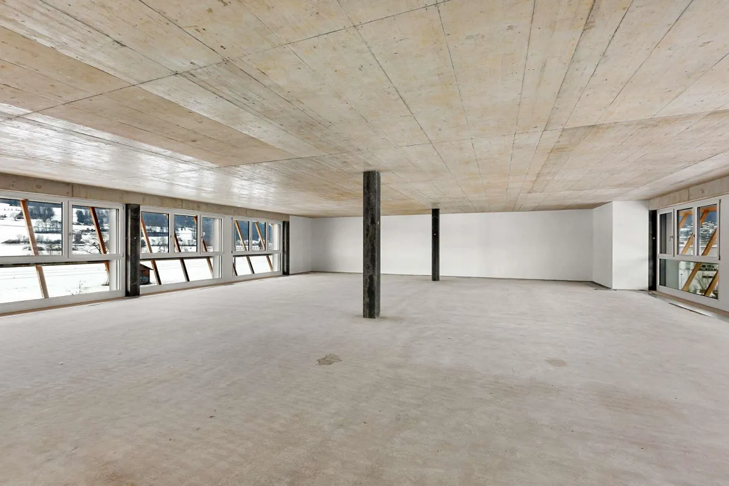 Attractive commercial spaces in modern development - Photo 3 of 8