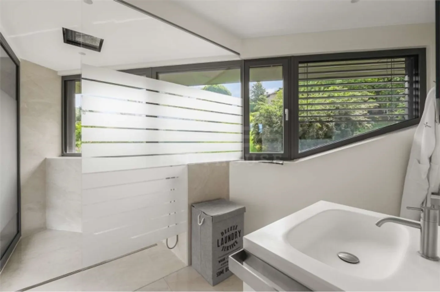 Penthouse for Sale in Lugano with Lake View - Photo 9 of 17