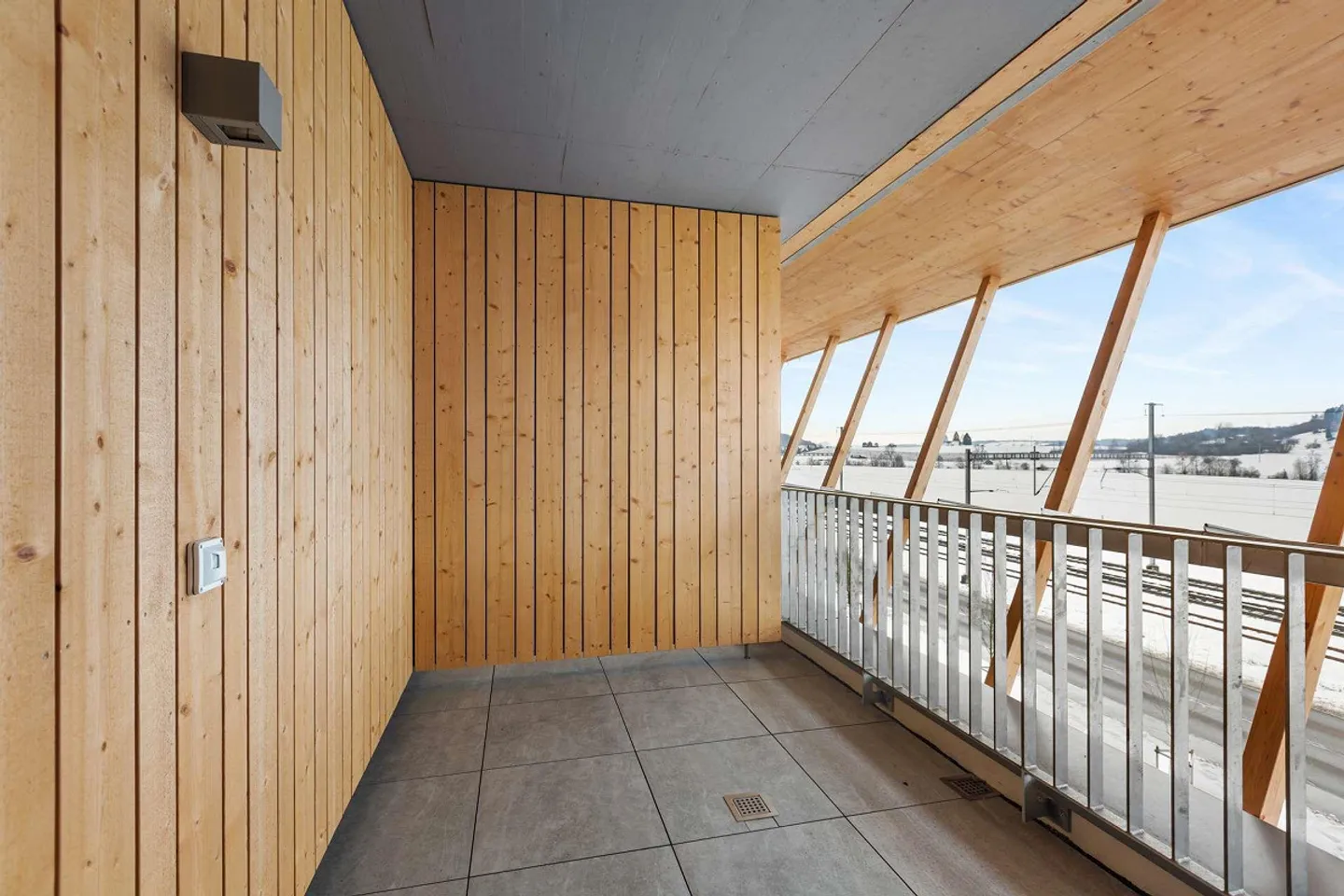 Attractive commercial spaces in modern development - Photo 4 of 8