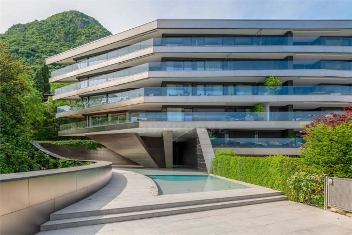 Penthouse for Sale in Lugano with Lake View - Photo 14 of 17