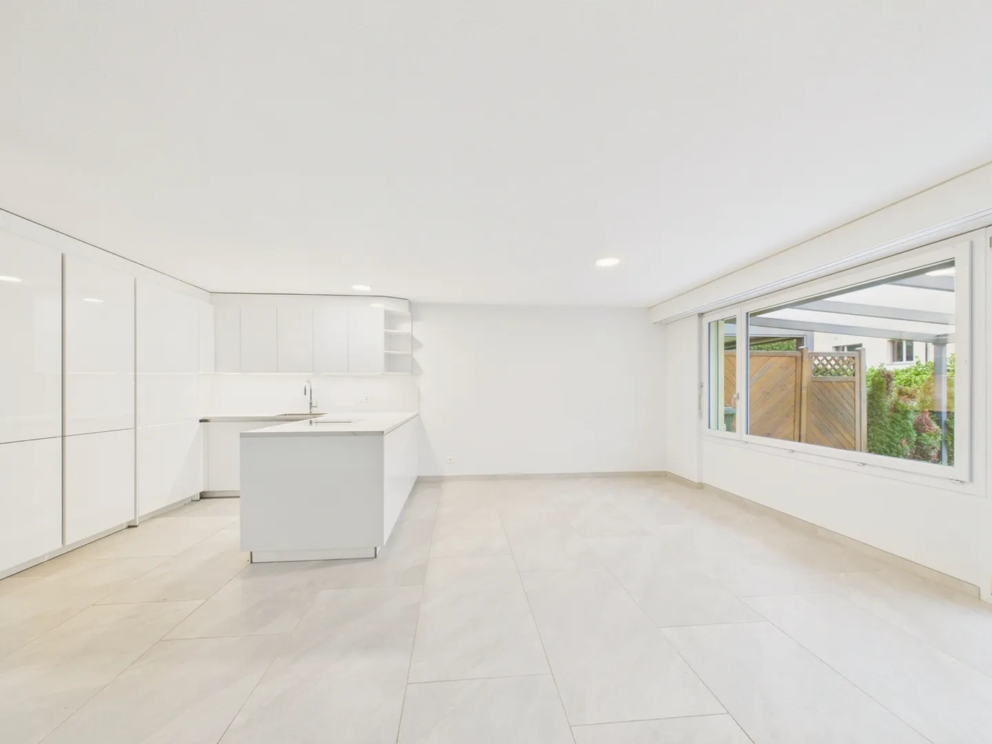 Charmantes 5.5-Zimmer Reihenhaus in Wilen b. Wollerau - Foto 4 von 13