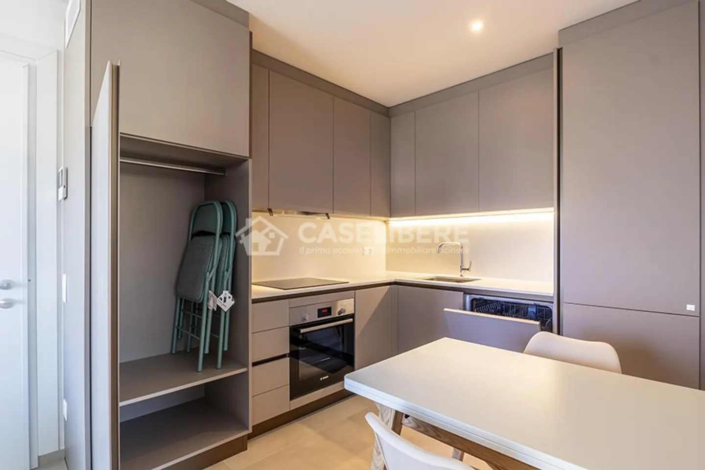 STUNNING 2.5 ROOMS FURNISHED APARTMENT IN MASSAGNO - Photo 7 of 13